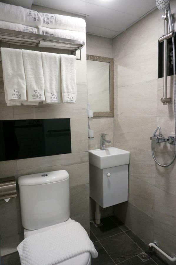 Vve Vve Hotel Hong Kong Exterior photo